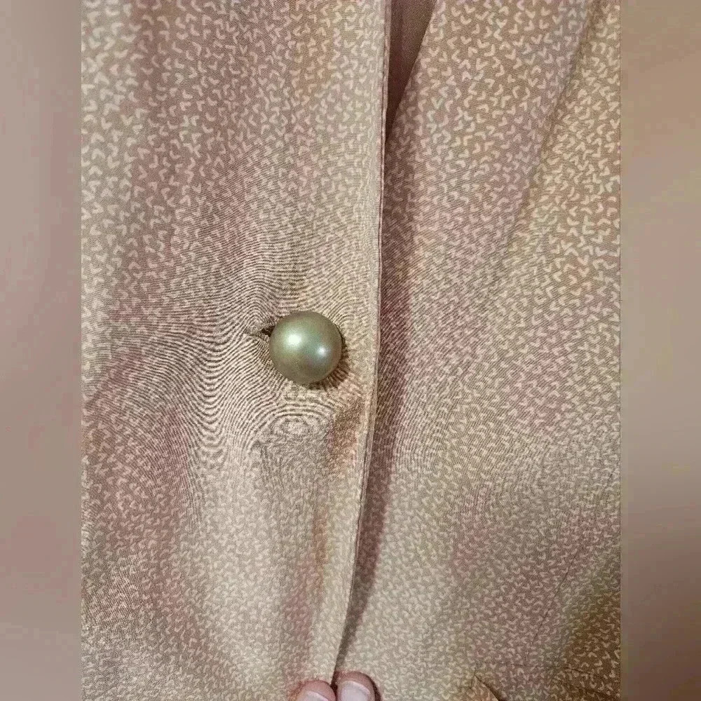 EUC! Ann Taylor 100% silk blazer! - Picture 9 of 9